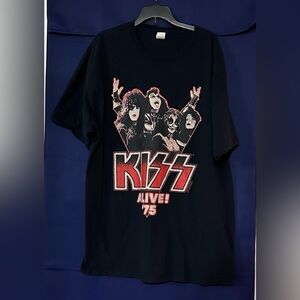 Mens Kiss Tshirt size XL